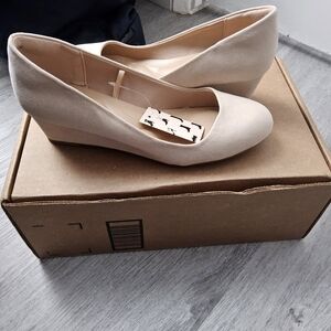 Mysoft Elegant Cream Wedge Shoes